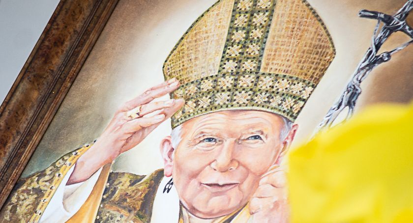 KONCERTY, Koncert Papieski Trzebnickiej Bazylice - zdjęcie, fotografia