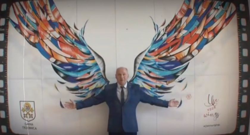INWESTYCJE, Otwarcie oficjalka dalekim wschodzie - zdjęcie, fotografia