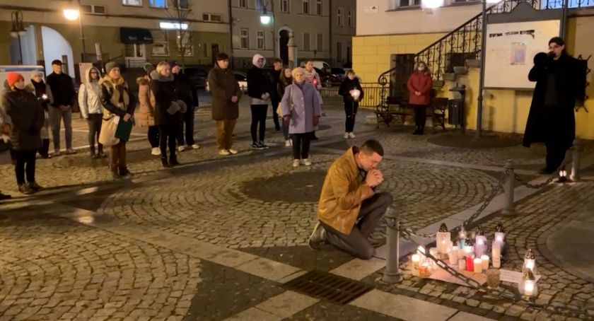 DLA MIESZKAŃCA, Protest Trzebnicy “Ani jednej więcej” - zdjęcie, fotografia