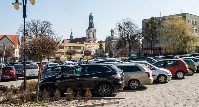 PODATKI I OPŁATY, Drastycznie rosną parkowanie Trzebnicy - zdjęcie, fotografia