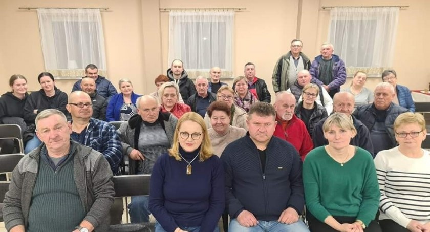 Zdjęcie Zawonia FB: wybory w Rzędziszowicach