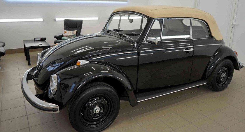 Wykonuje renowacje garbusów i innych zabytkowych Volkswagenów.
