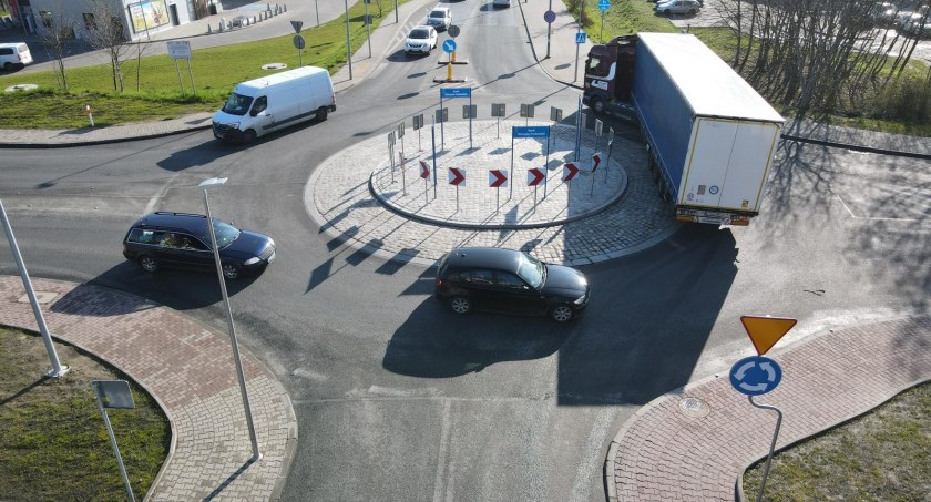 Trzebnica: Rondo przy ul. Prusickiej - Hilgi Brzoski - Cichej