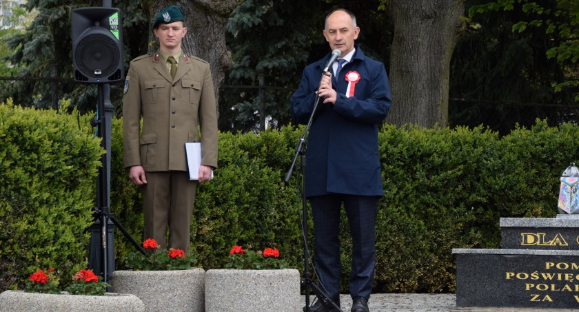 Wójt Gminy Wisznia Mała Jakub Bronowicki wygłosił okolicznościowe przemówienie