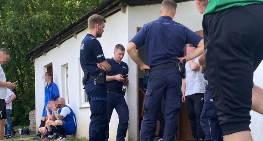 Policja zatrzymała sprawców bijatyki. fot. dolfutbol.pl