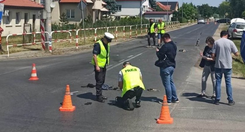 Policjanci, prokurator i biegli badają okoliczności wypadku. fot KPP w Trzebnicy
