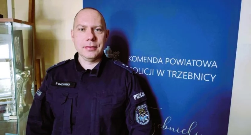 Podkomisarz Paweł Dadyński z Komendy Powiatowej Policji w Trzebnicy