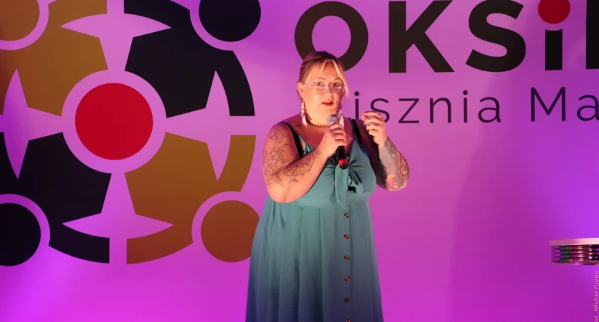 Główną atrakcją wieczoru był występ znanej stand-uperki Klaudii Klimczyk, znanej jako Mama Na Obrotach