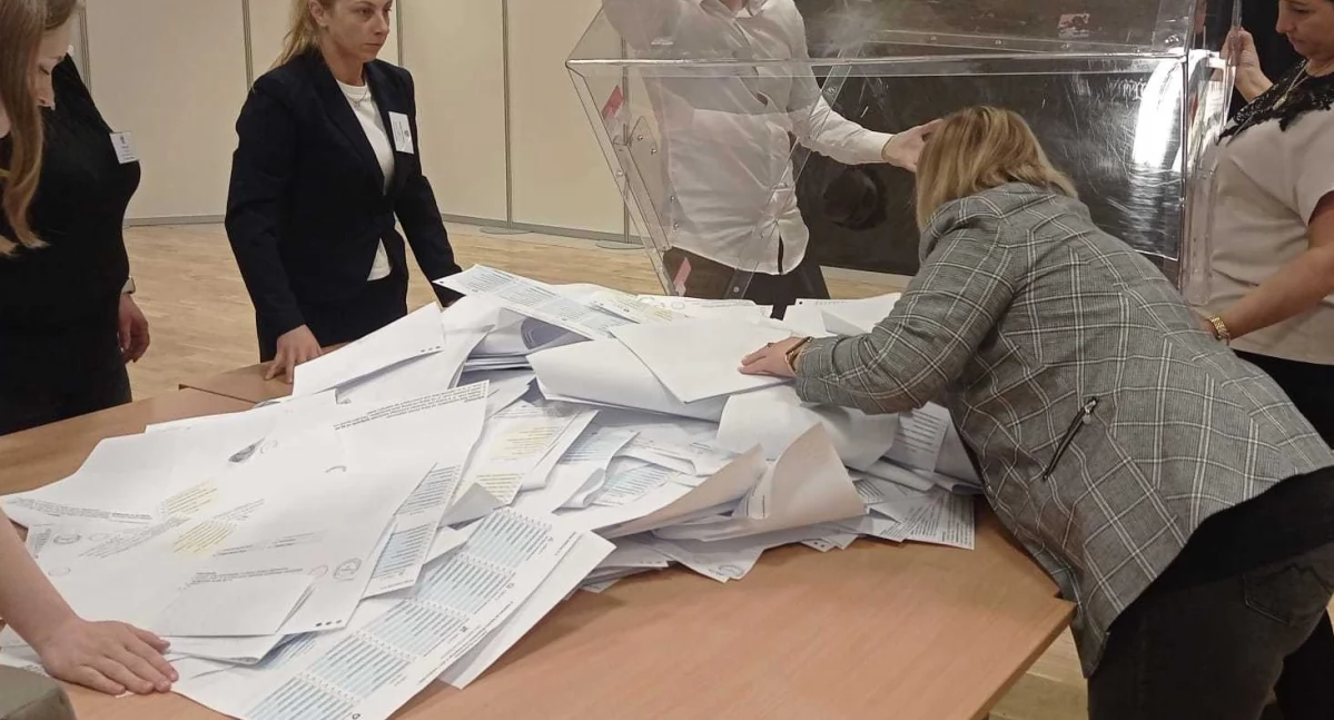 WYBORY, Miał komisarz gminą rządzi stara ekipa - zdjęcie, fotografia