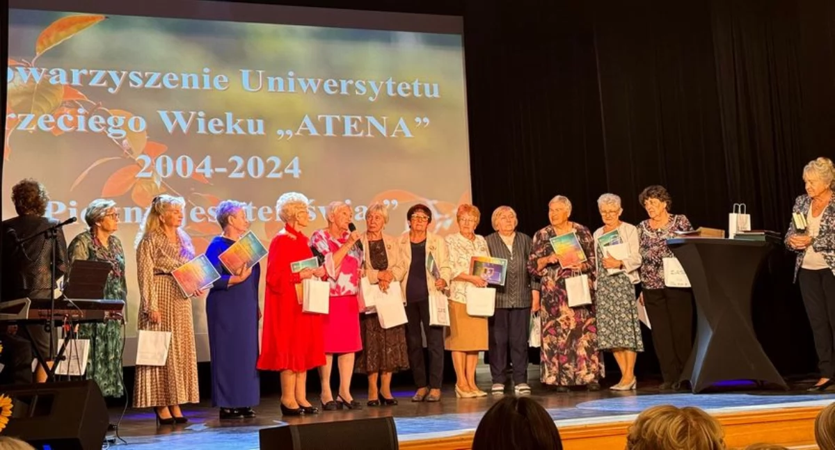 DLA SENIORA, istnienia Stowarzyszenia Uniwersytetu Trzeciego Wieku - zdjęcie, fotografia