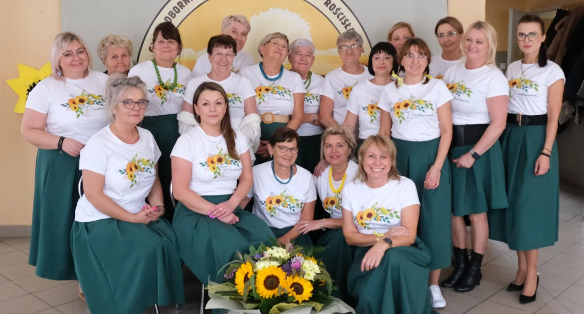 IMPREZY i FESTYNY, Dożynki zostały odwołane Były jednak konkurs wieńców poczęstunek - zdjęcie, fotografia
