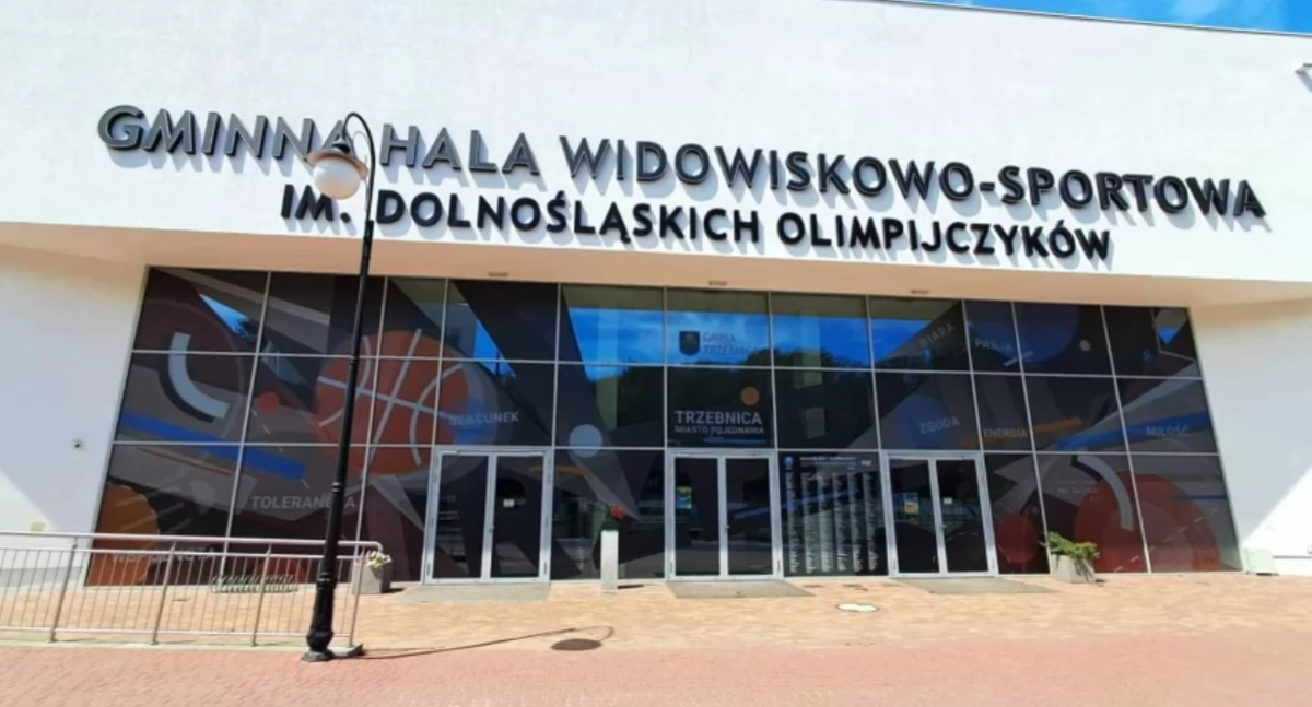 Lokal wyborczy w Hali Widowiskowo-Sportowej obsługuje mieszkańców ul. Św. Jadwigi. Wyborcy mają daleko od miejsca zamieszkania