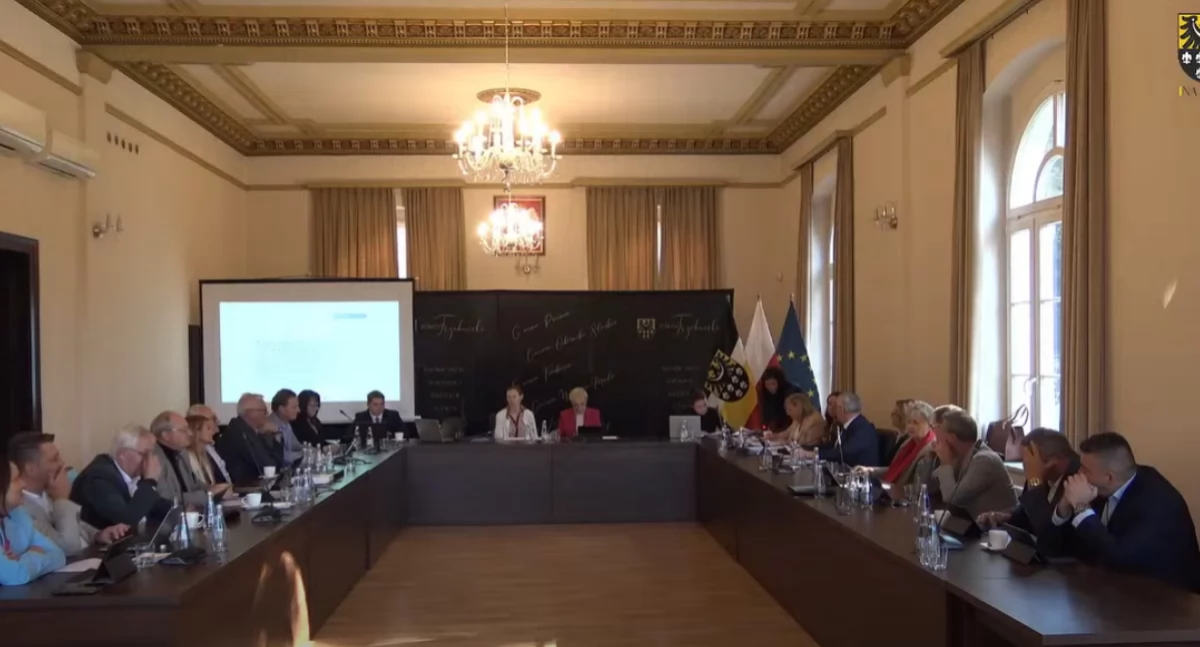 Fot. screen transmisji sesji Rady Powiatu Trzebnickiego