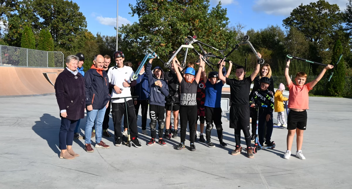 W sobotę 12 października nastąpiło oficjalne otwarcie skate parku w Strzeszowie
