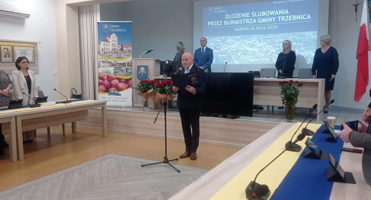 Z SAMORZĄDU, Burmistrz Gminy Trzebnica złożył ślubowanie - zdjęcie, fotografia
