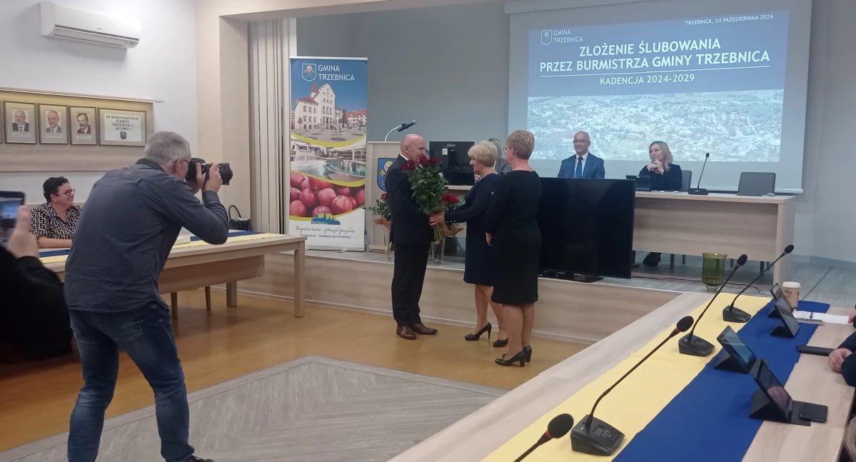 Burmistrz Gminy Trzebnica złożył ślubowanie i deklarował współpracę ze wszystkimi radnymi. 