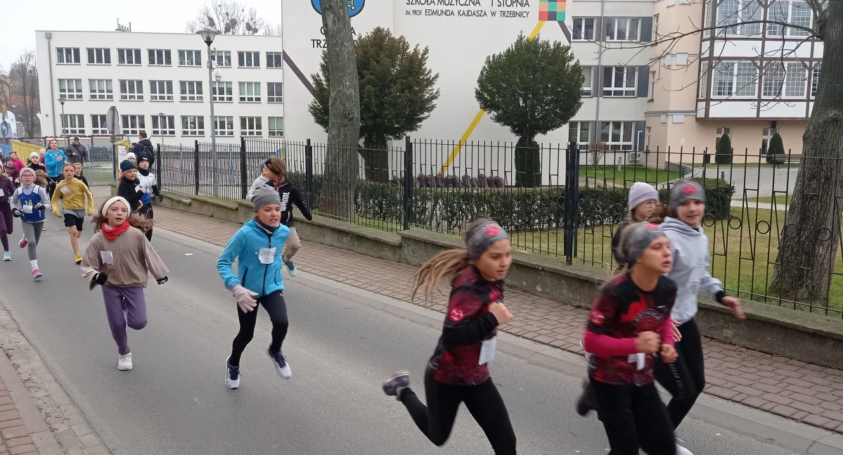 BIEGI, Wystartował Dzieci Młodzieży - zdjęcie, fotografia