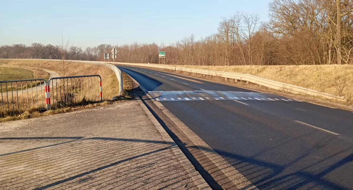 OD CZYTELNIKÓW, próg zwalniający legalny - zdjęcie, fotografia