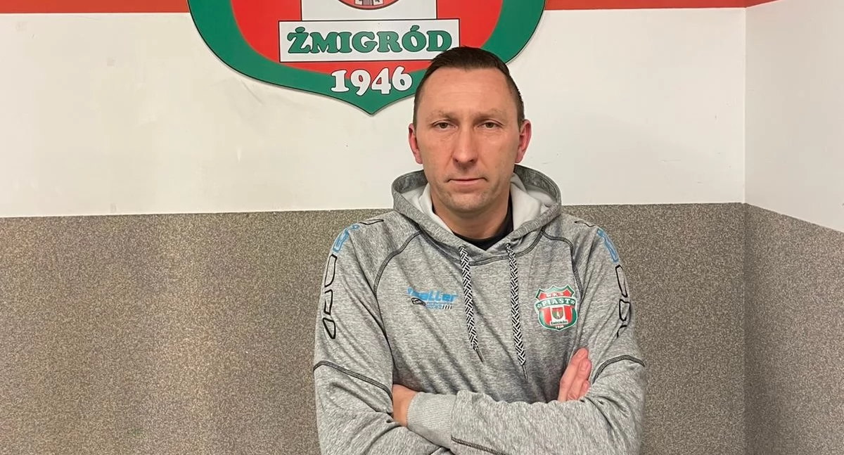 PIŁKA NOŻNA, trener terminarz rundy wiosennej - zdjęcie, fotografia