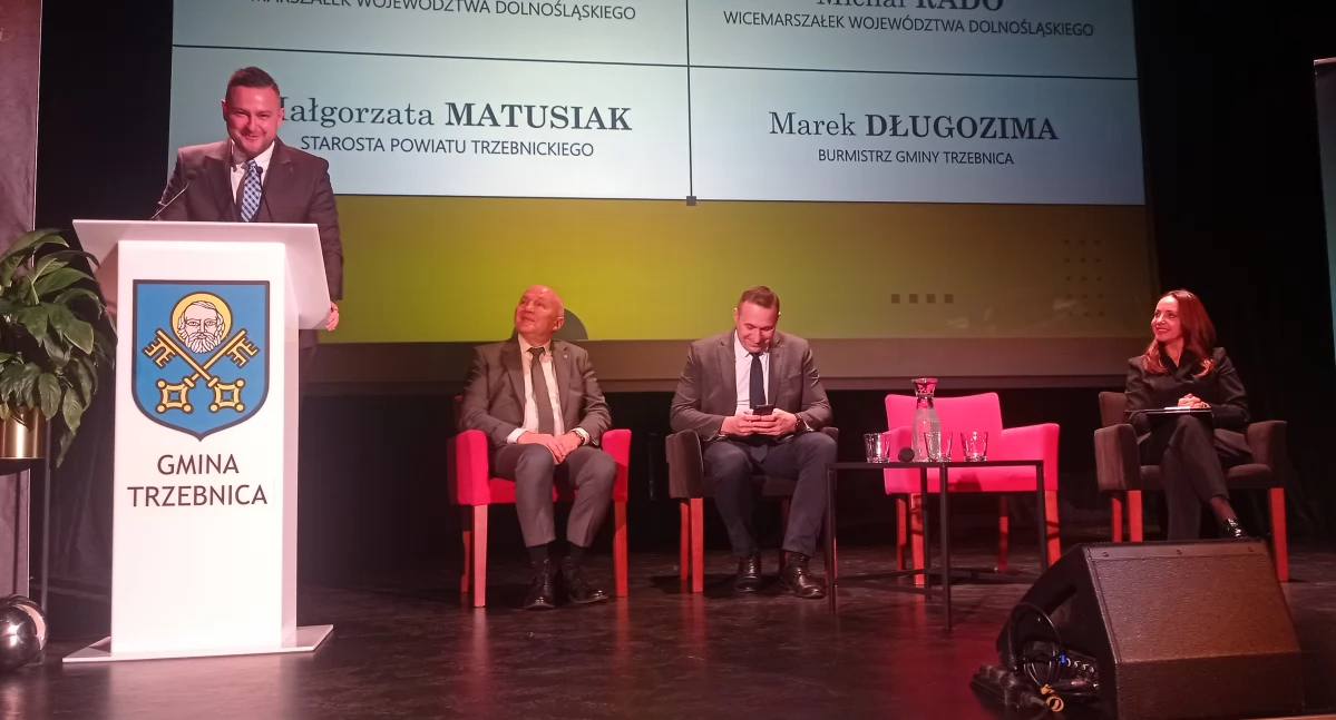 Z SAMORZĄDU, GCKiS spotkanie sprawie perspektyw rozwojowych możliwości pozyskiwania środków finansowych - zdjęcie, fotografia