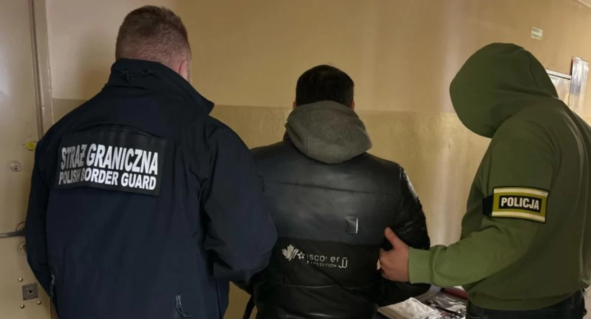 POZOSTAŁE ZDARZENIA, Handlarz lewych ciuchów złapany - zdjęcie, fotografia
