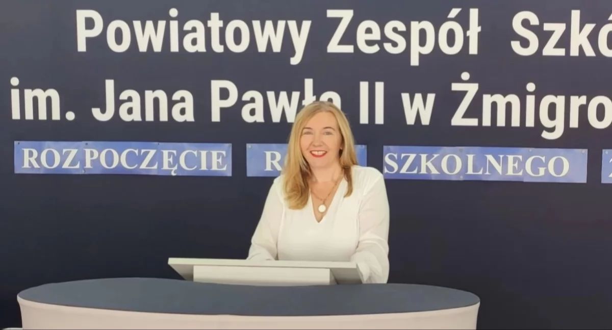 POWIAT, Dyrektorka niewinna dalej kontrowersyjnym odwołaniem - zdjęcie, fotografia