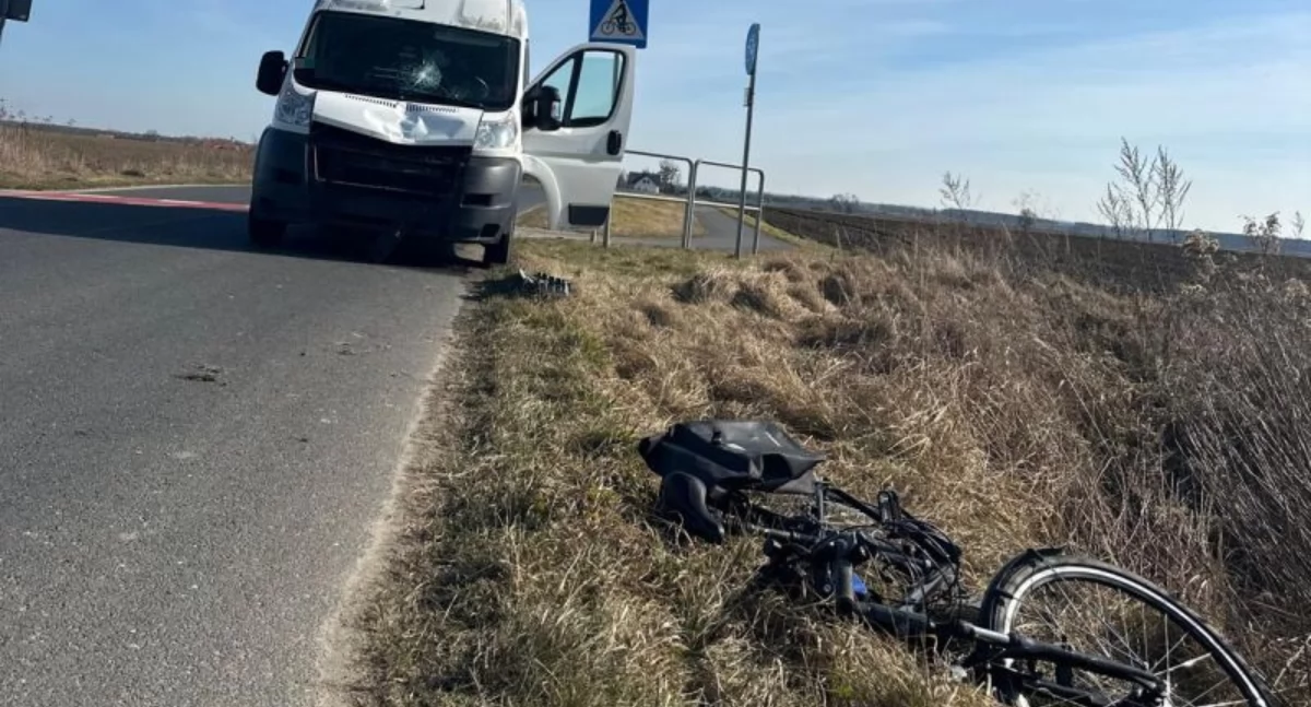 WYPADKI DROGOWE, Potrącenie rowerzysty Został zabrany szpitala - zdjęcie, fotografia