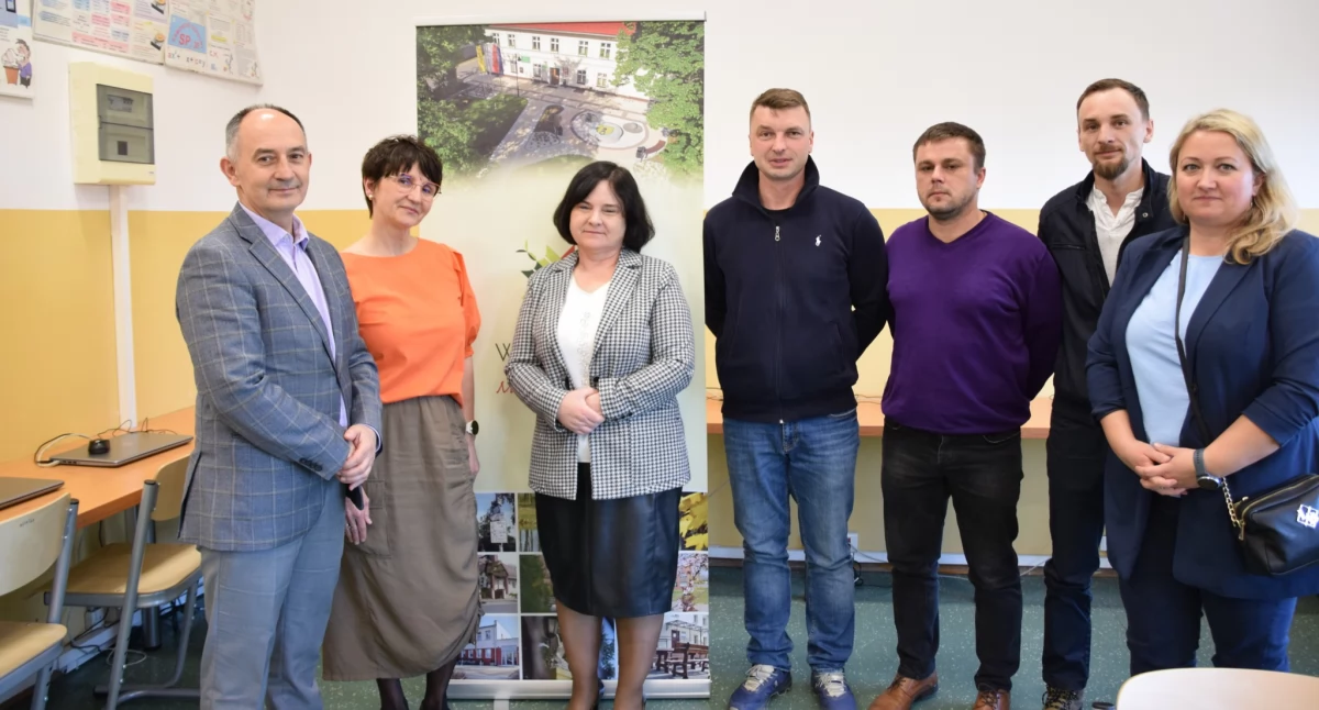 Umowa na budowę boiska z zadaszeniem podpisana