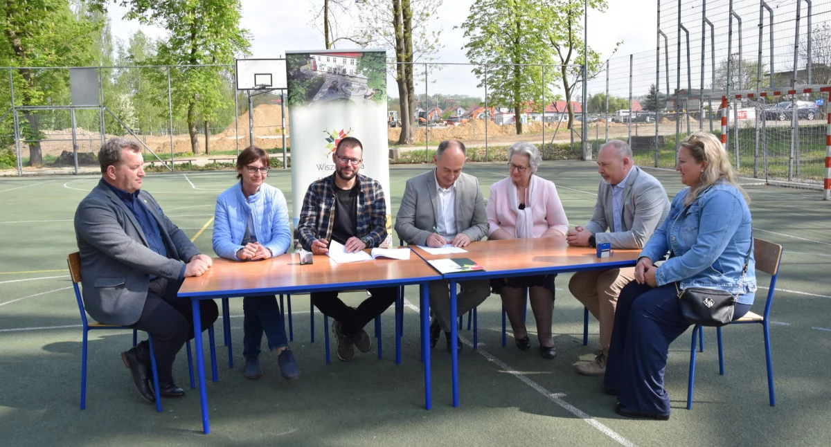 Podpisanie umowy na realizację kolejnej Olimpii w gminie Wisznia Mała