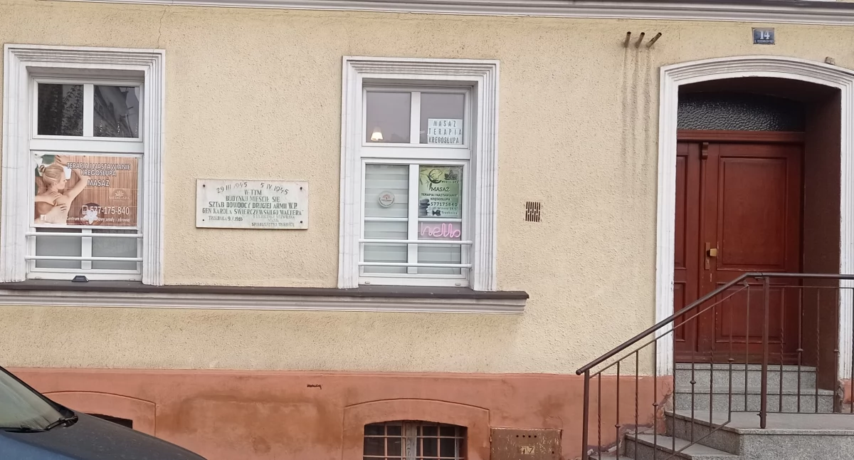 OD CZYTELNIKÓW, Mieszkaniec prosi usuniecie tablicy - zdjęcie, fotografia