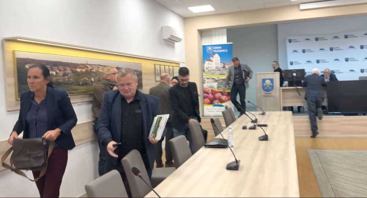 Trzebnica, sesja Rady Miejskiej