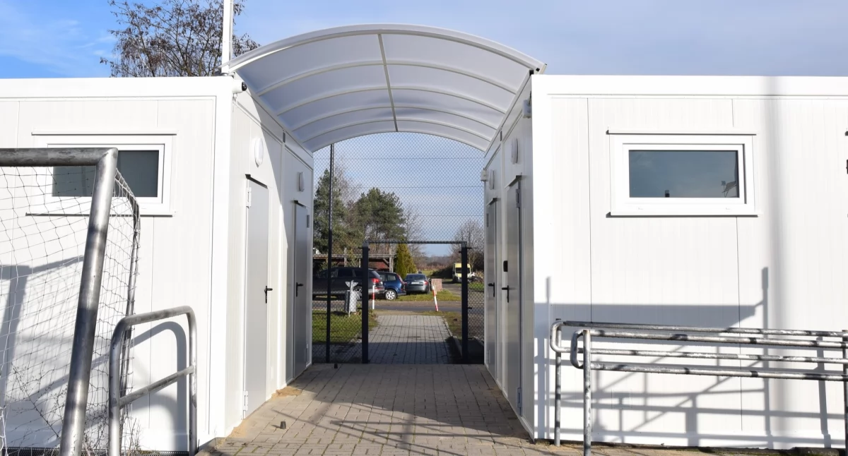 INWESTYCJE, Modernizacja Orlika zakończona szatnie toalety - zdjęcie, fotografia