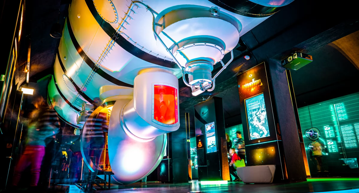 CIEKAWE MIEJSCA, Batyskaf Trieste podróż najgłębszego miejsca Ziemi - zdjęcie, fotografia