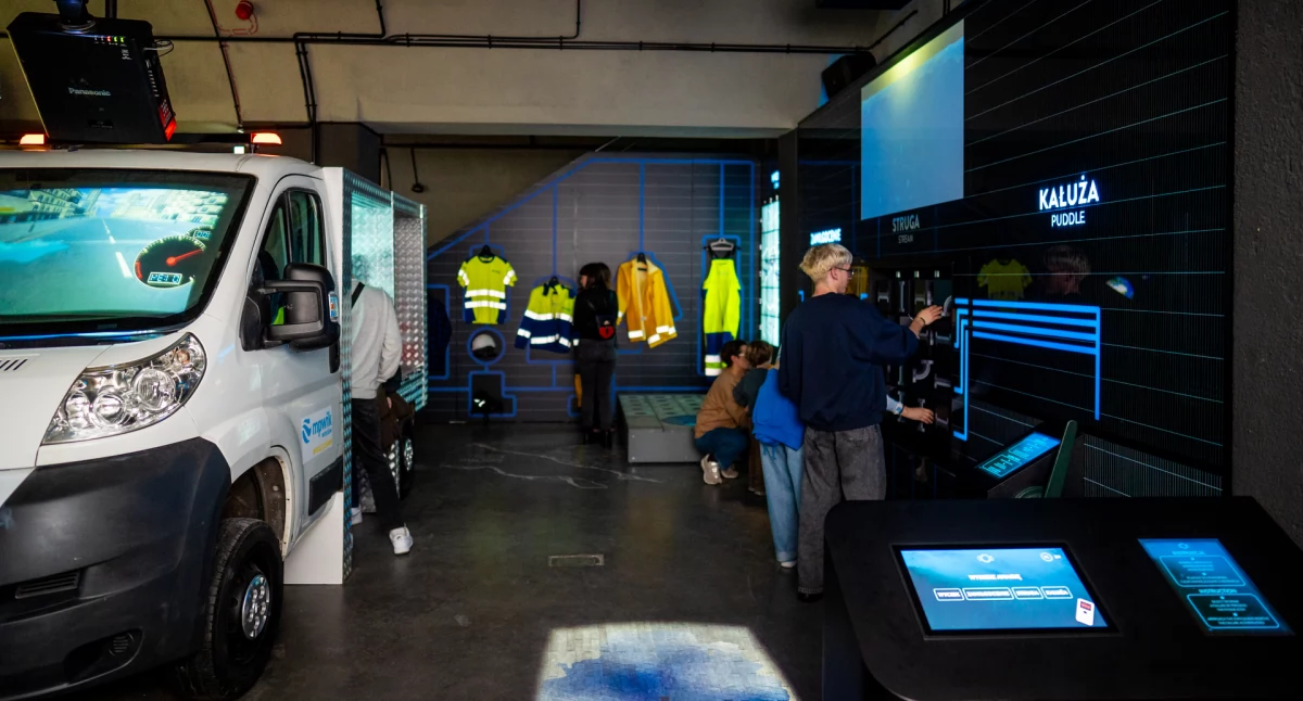 CIEKAWE MIEJSCA, eksponat Hydropolis sprawdź pracownik brygady terenowej - zdjęcie, fotografia