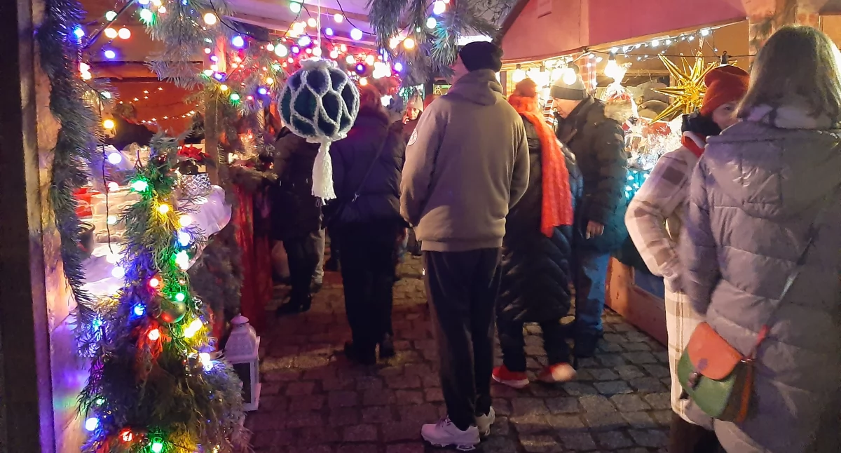 IMPREZY i FESTYNY, Rękodzieło smaki świąt można było kupić jarmarku - zdjęcie, fotografia