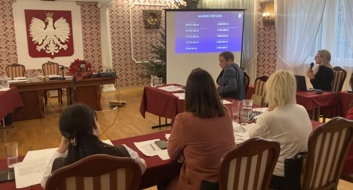 Z SAMORZĄDU, Budżet gminy uchwalony większe wydatki deficytu - zdjęcie, fotografia