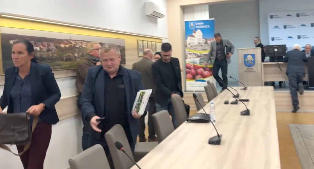 Rada Miejska w Trzebnicy. Radni burmistrza bezkrytycznie zagłosowali za uchwałą, która łamie prawo