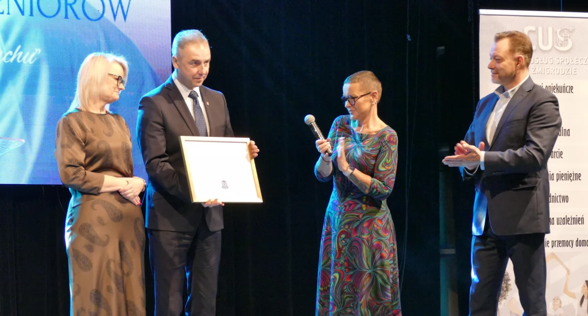 DLA MIESZKAŃCA, trosce godne życie seniorów podsumowanie konferencji - zdjęcie, fotografia