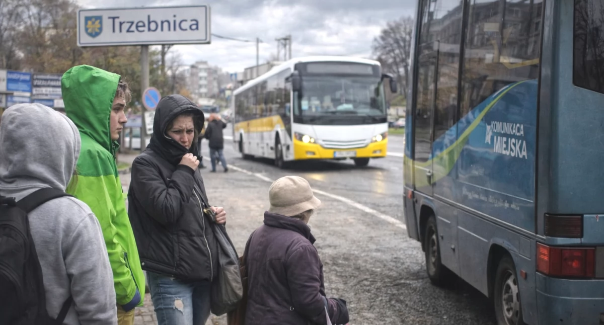 Trzebnica. Majstrowanie przy komunikacji gminnej. Radny alarmuje: „To decyzja przeciwko mieszkańcom i lokalnym firmom”