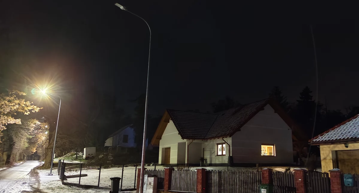 OD CZYTELNIKÓW, Półtora ciemności Mieszkaniec interweniuje - zdjęcie, fotografia