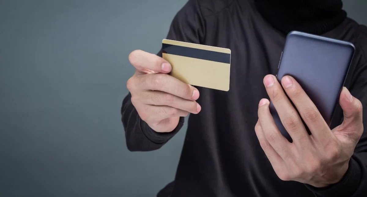 POZOSTAŁE ZDARZENIA, Udawali analityków Zabrali wszystko - zdjęcie, fotografia