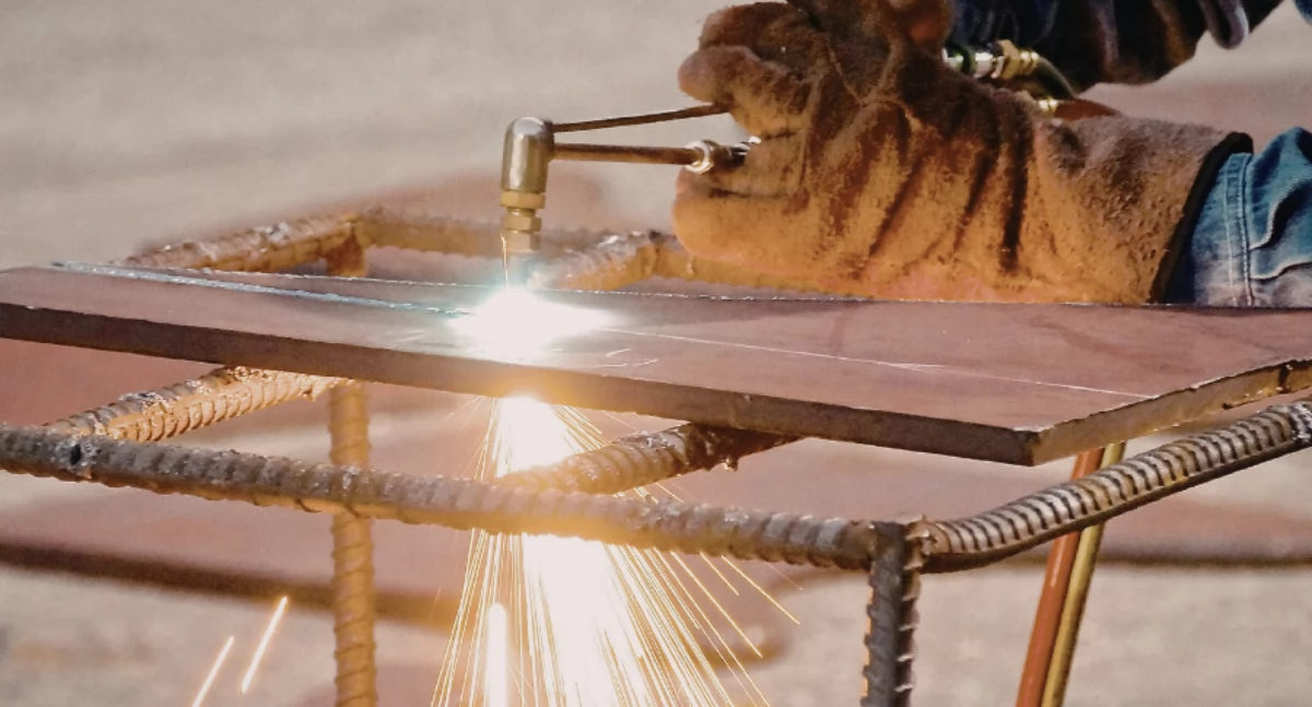 WARTO WIEDZIEĆ, Najczęstsze błędy początkujących spawaczy - zdjęcie, fotografia