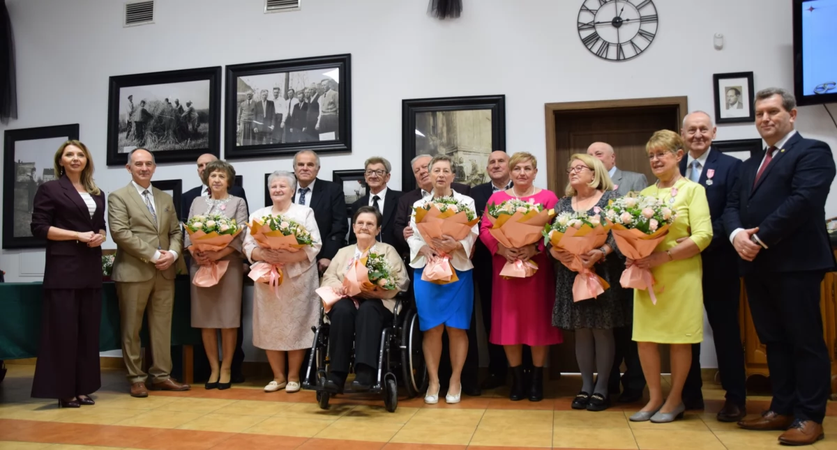 Pamiątkowe zdjęcie wszystkich uczestników Gali