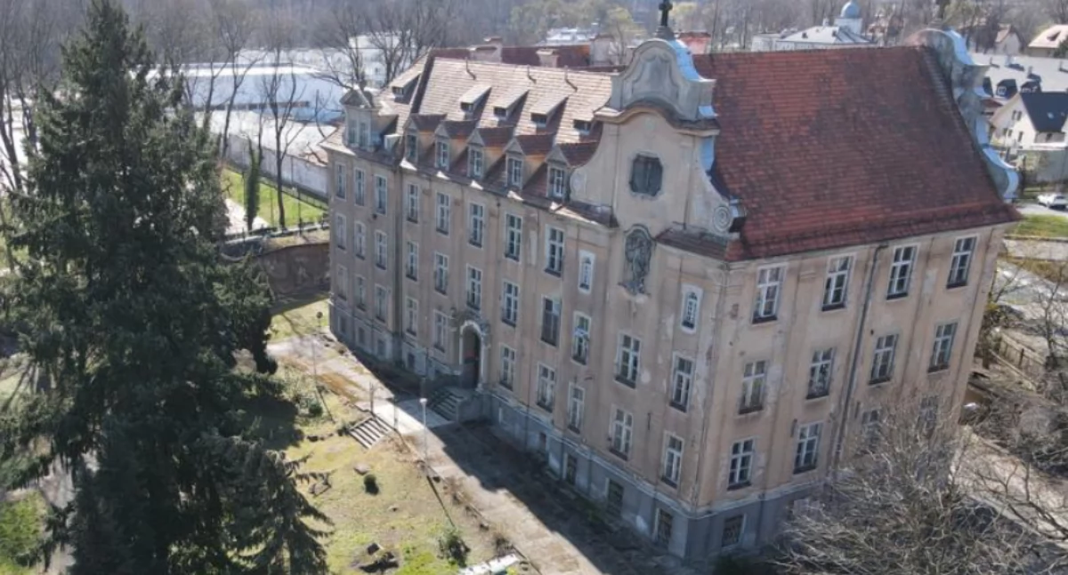 Trzebnica, budynek przy ul. Stawowej