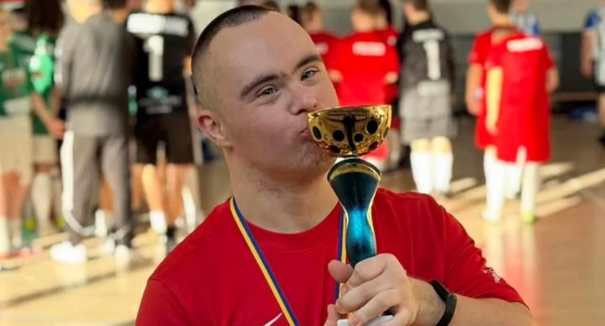 PIŁKA NOŻNA, Piłkarz Trzebnicy zgrupowaniu reprezentacji Polski - zdjęcie, fotografia