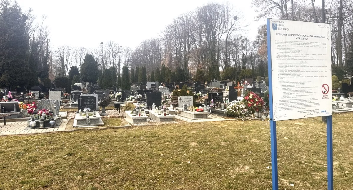 OD CZYTELNIKÓW, Cmentarna afera Trzebnicy Przez bezprawnie pobierano opłaty - zdjęcie, fotografia