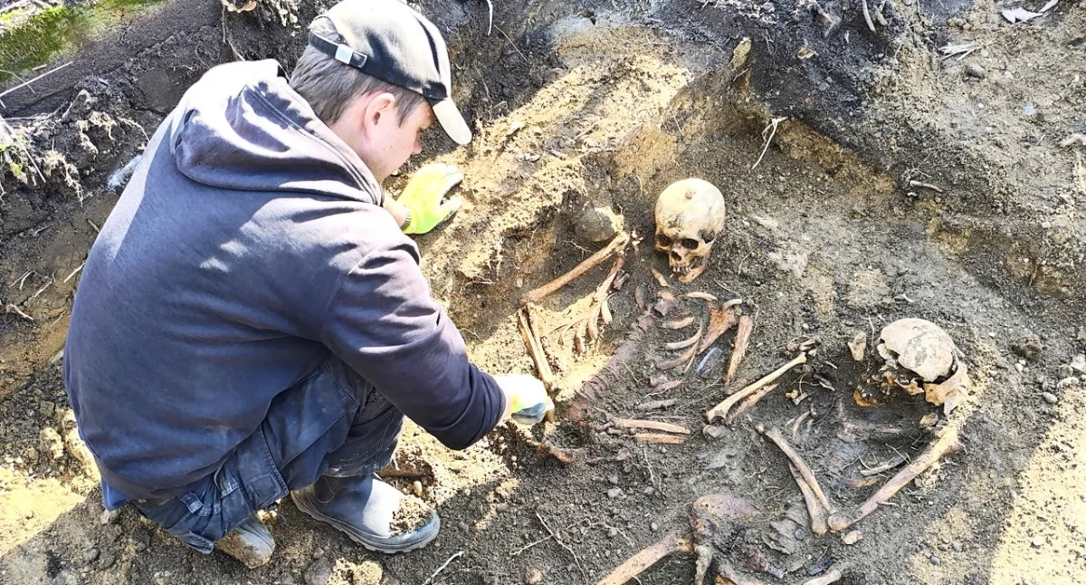 CIEKAWOSTKI, Kości przemawiają żywych - zdjęcie, fotografia