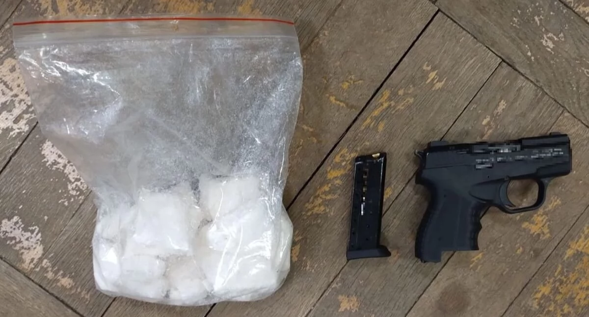 NARKOTYKI, Nerwowa kontrola setki gramów narkotyków - zdjęcie, fotografia