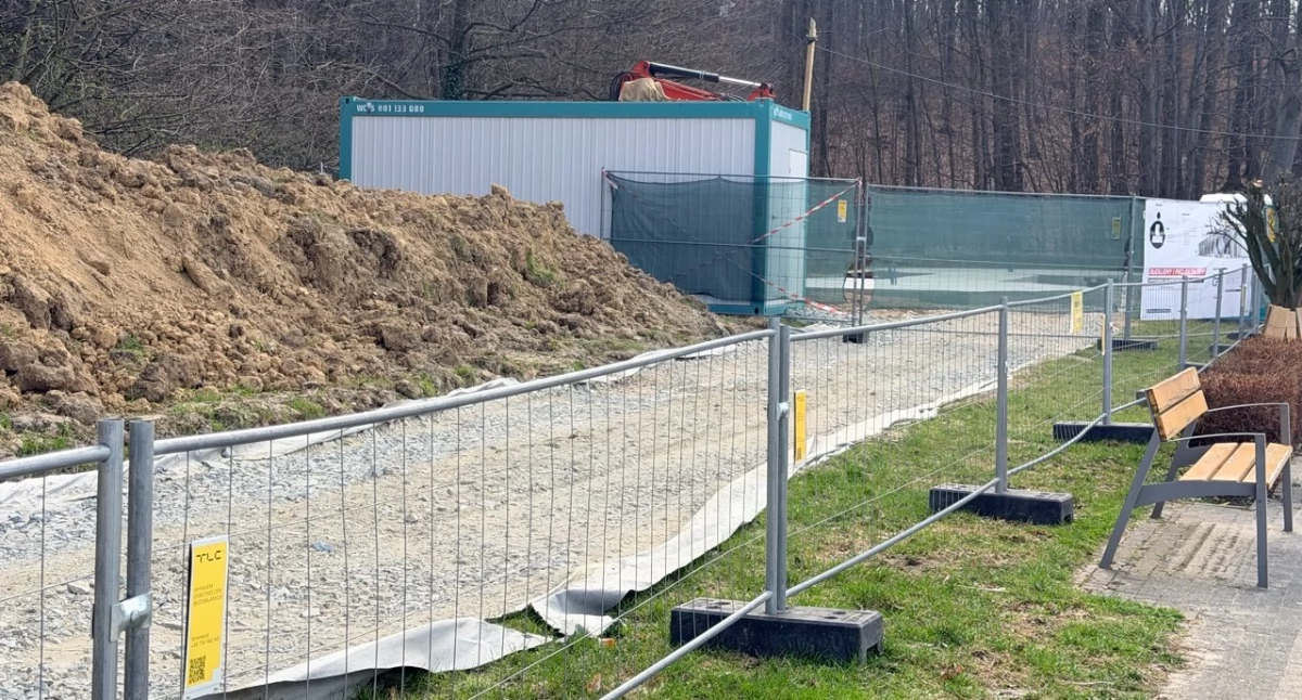 Zdjęcie: Budowa tężni stanęła