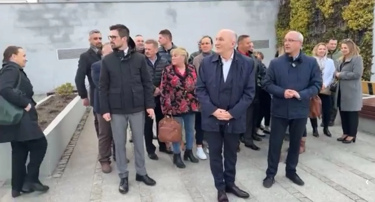Zdjęcie z konferencji burmistrza Marka Długozimy